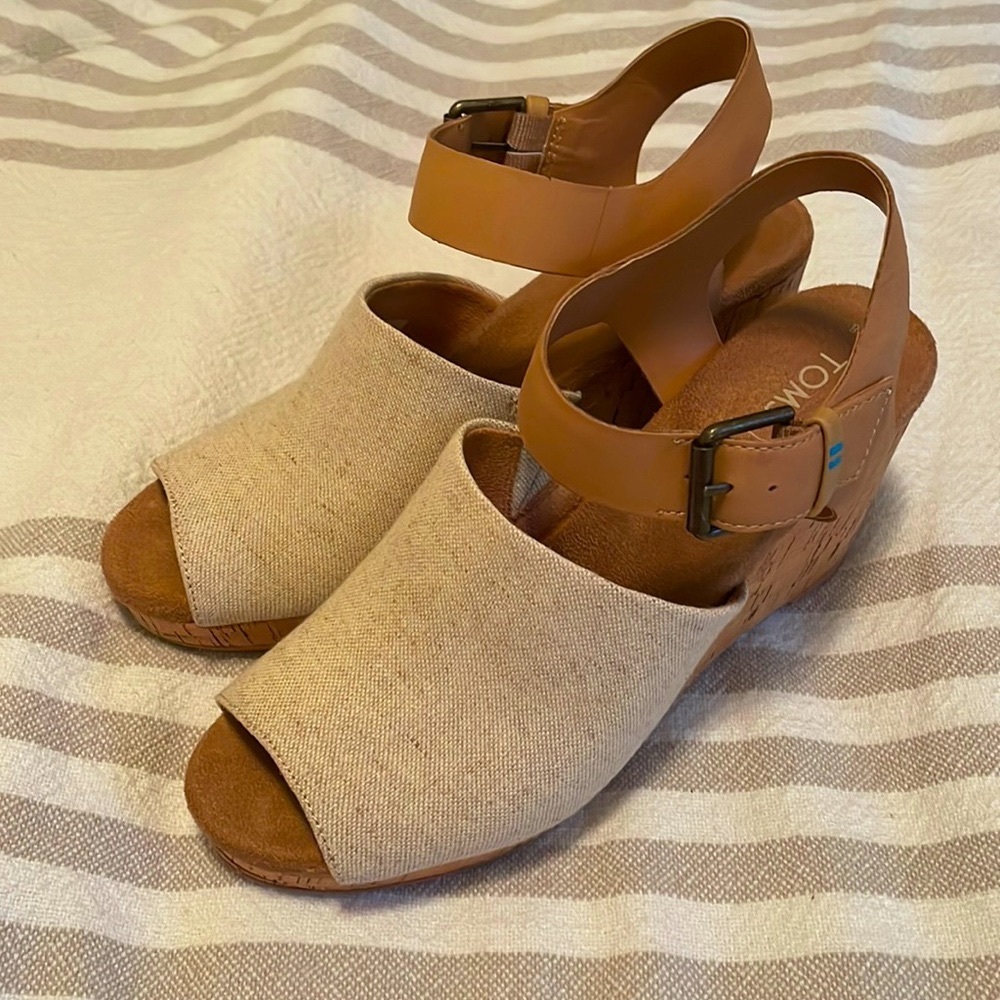 Toms size 8 cork wedge sandal